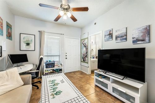 apt-206-3206 King St, Austin, TX, 78705-2244 | Card Image