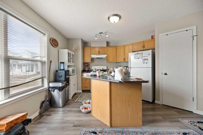 346 Mckenzie Towne Link Se, Home with 3 bedrooms, 1 bathrooms and 2 parking in Calgary AB | Image 14