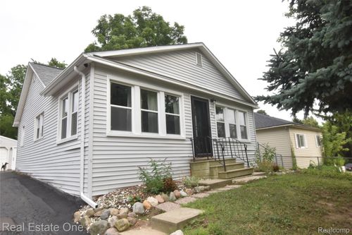 763 S Winding Dr, Waterford, MI, 48328-4167 | Card Image