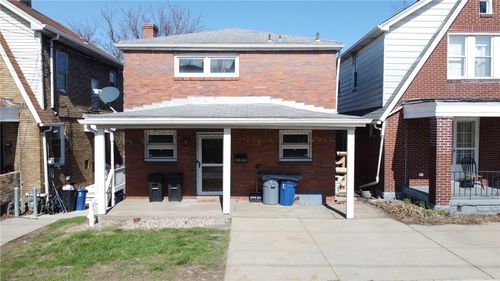 2046 Pioneer Ave, Brookline, PA, 15226-1346 | Card Image