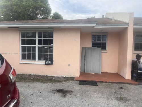 571-571 Ne 136th St, North Miami, FL, 33161-3728 | Card Image