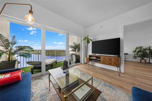 apt-1614-300 Bayview Dr, Sunny Isles Beach, FL, 33160-4713 | Card Image