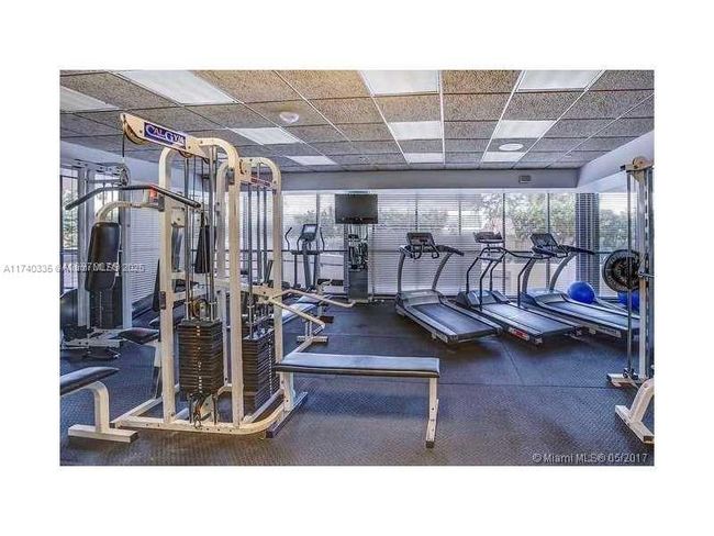 APT-1907 - 2555 Collins Ave, Condo with 2 bedrooms, 2 bathrooms and null parking in Miami Beach FL | Image 18