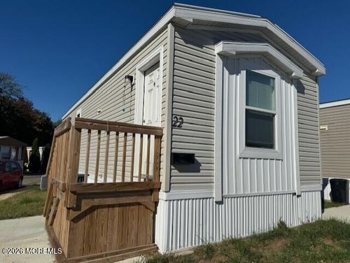 22 Avenue C, Keansburg, NJ, 07734-3206 | Card Image