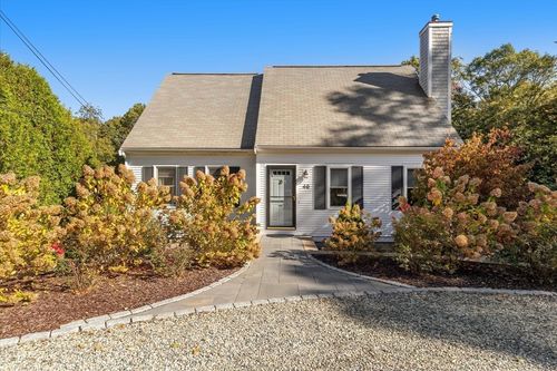40 Waterfield Rd, Osterville, MA, 02655-1513 | Card Image