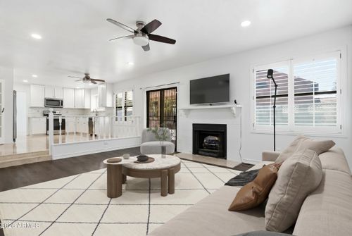 7813 W Dreyfus Dr, Peoria, AZ, 85381-4989 | Card Image