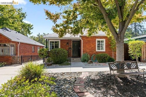 2214 U St, Sacramento, CA, 95818 | Card Image