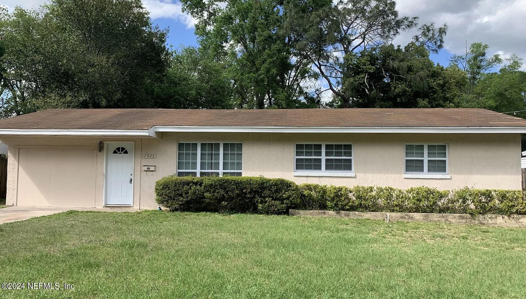 Patou Dr, Jacksonville, FL 32210