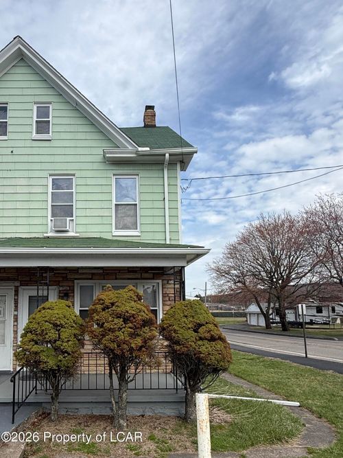 1041 N Laurel St, Hazle Township, PA, 18202-1412 | Card Image