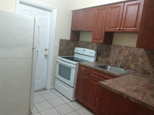 apt-2-260 Nw 40th Ct, Oakland Park, FL, 33309-5247 | Card Image