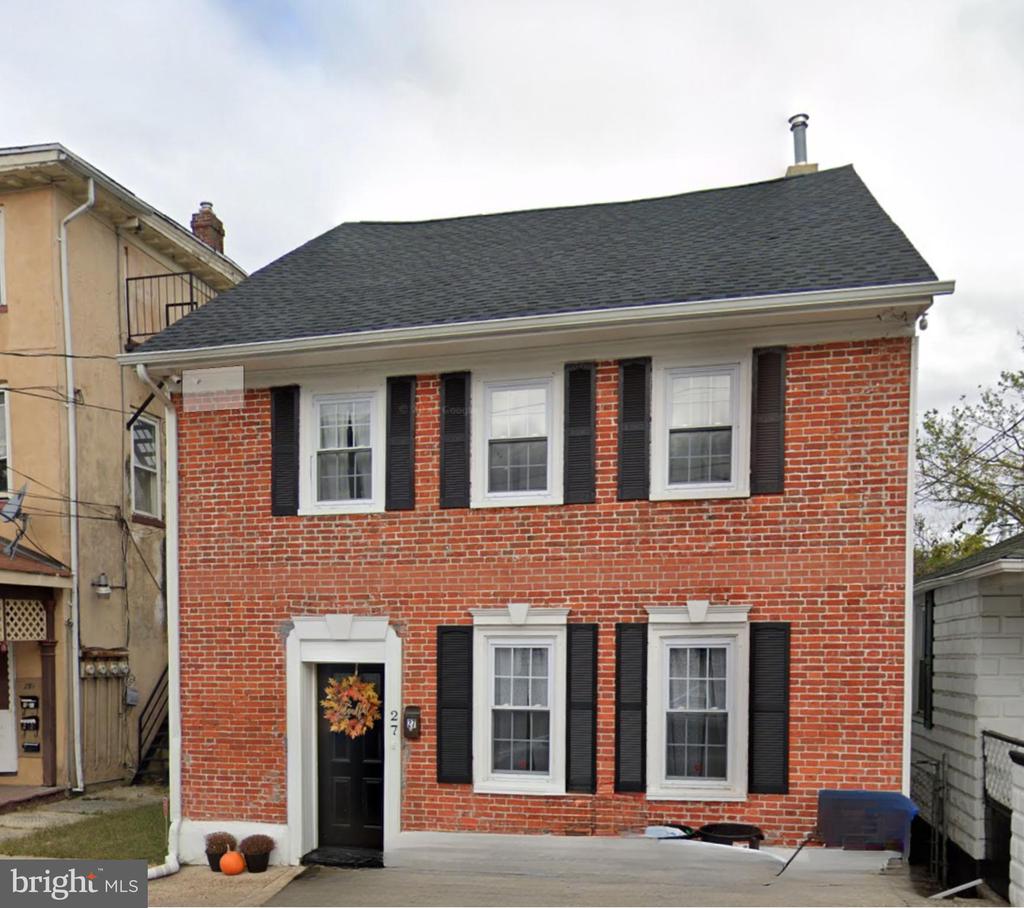 Residential Lease in MOUNT HOLLY