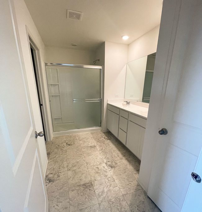 8 International Way, House other with 3 bedrooms, 3 bathrooms and 2 parking in Joliet IL | Image 7