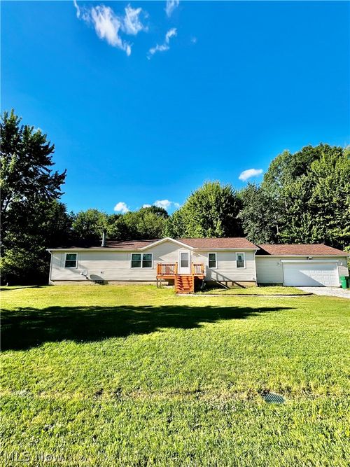 1324 Lake Vue Dr, Roaming Shores, OH, 44085-9757 | Card Image