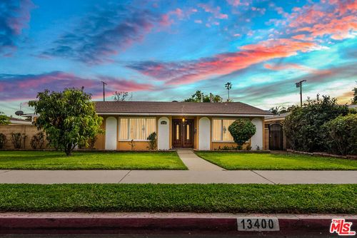 13400 Roscoe Blvd, Panorama City, CA, 91402-5517 | Card Image