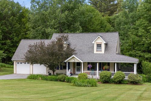 204 Mary Dr, Richmond, VT, 05477-9045 | Card Image