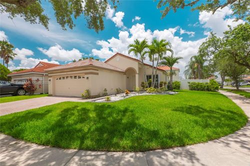 922 Falling Water Rd, Weston, FL, 33326-3554 | Card Image