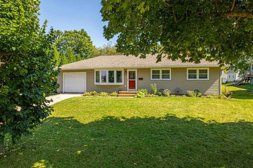 311 Maple Drive, Mount Horeb, WI, 53572 | Card Image