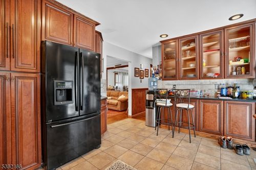 683 Mill St, Belleville, NJ, 07109-1303 | Card Image