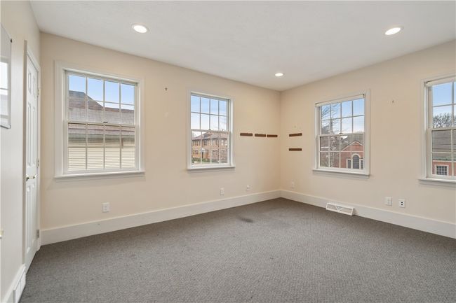 396 4 Th St, House other with 5 bedrooms, 3 bathrooms and 6 parking in Beaver PA | Image 31