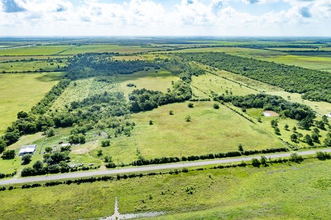 000 N Fm 1724 Rd, Home with 0 bedrooms, 0 bathrooms and null parking in Hankamer TX | Image 6