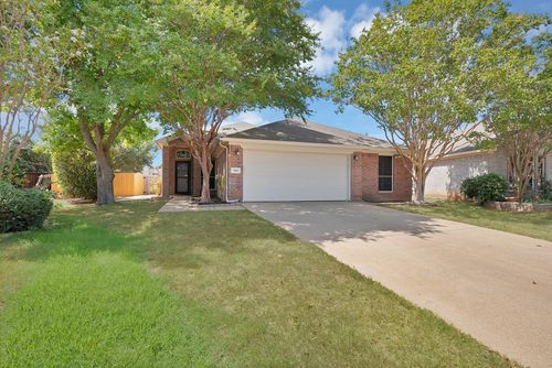 109 Goldeneye Ln, Fort Worth, TX, 76120-1625 | Card Image