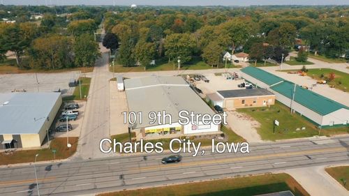 101 9th St, Charles City, IA, 50616-3704 | Card Image