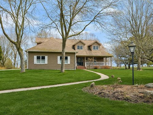 5001 S 10th St, Manitowoc, WI, 54220-9122 | Card Image