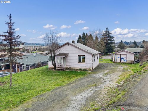 593 Nw Sweetbrier Ave, Roseburg, OR, 97471-1254 | Card Image