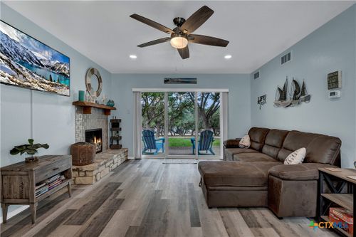 d24-1185 Parkview Dr, Canyon Lake, TX, 78133-3329 | Card Image