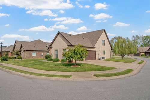 182 Dorchester Cir, Clarksville, TN, 37043-6381 | Card Image