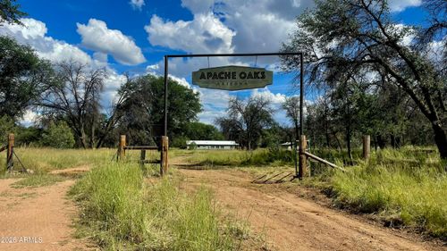 69 Abc Rd, Patagonia, AZ, 85624-6070 | Card Image
