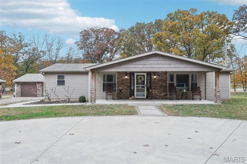 688 Donnell Ave, Sorento, IL, 62086-3106 | Card Image