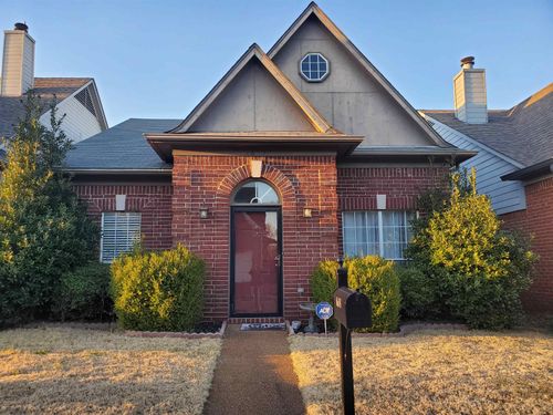 8688 Eagle View Dr, Cordova, TN, 38018-0423 | Card Image