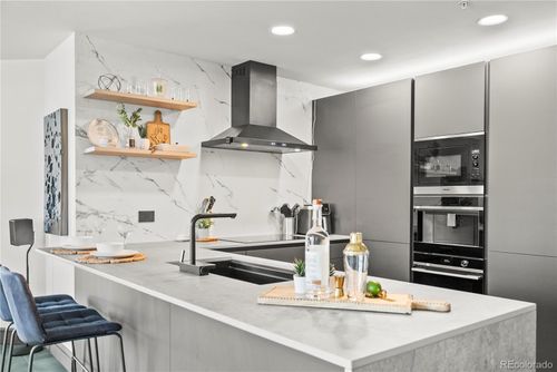 6g-975 N Lincoln St, Denver, CO, 80203-2758 | Card Image