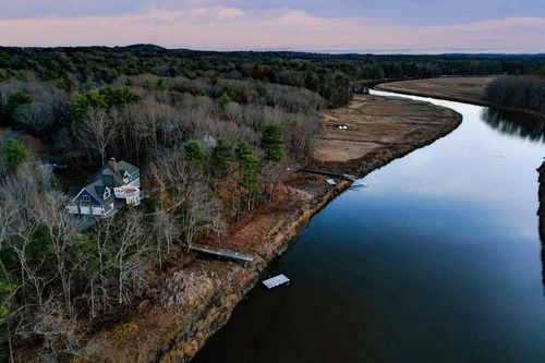 10 Wingate Ct, Stratham, NH, 03885-2354 | Card Image