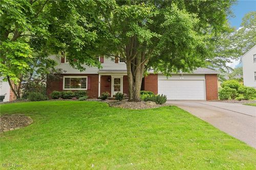 301 Windfall Ln, Wadsworth, OH, 44281-2361 | Card Image