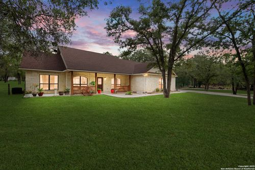 205 Oak Hollow Dr, La Vernia, TX, 78121-9788 | Card Image
