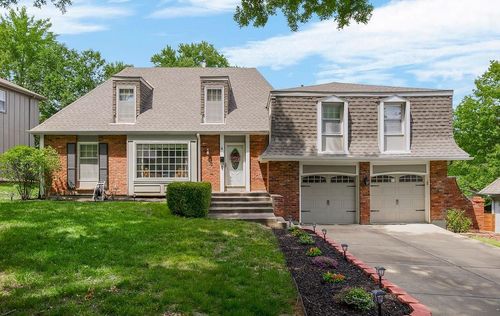 46 E 106th St, Kansas City, MO, 64114-5024 | Card Image