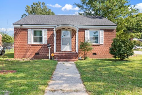600 N Raiford St, Selma, NC, 27576-2217 | Card Image
