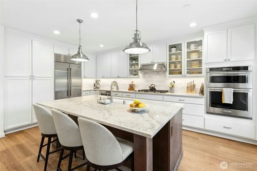 unit-400-15538 Ne 15th Pl, Bellevue, WA, 98007-8468 | Card Image