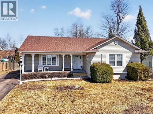 185 Twin Oaks Dr, Moncton, NB, E1G4W4 | Card Image