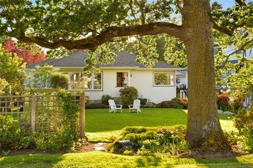 3810 Epsom Dr, Saanich, BC, V8P3S8 | Card Image