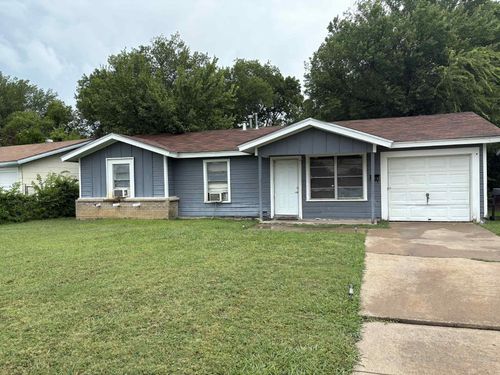 3732 Charlotte Dr, Fort Worth, TX, 76119-2208 | Card Image