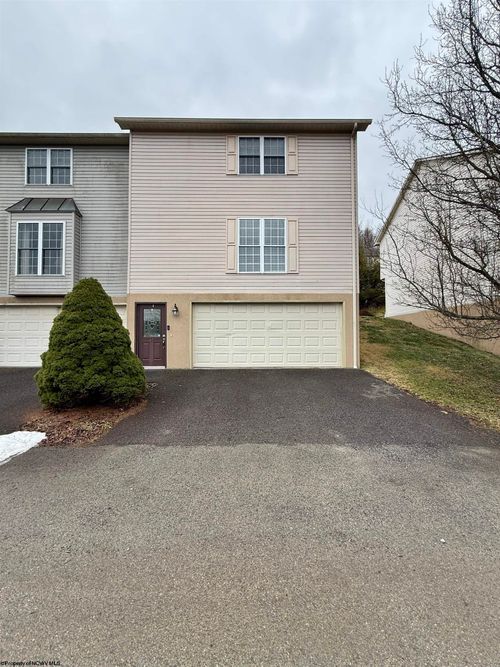 47 Clear Spring Dr, Morgantown, WV, 26508-3202 | Card Image