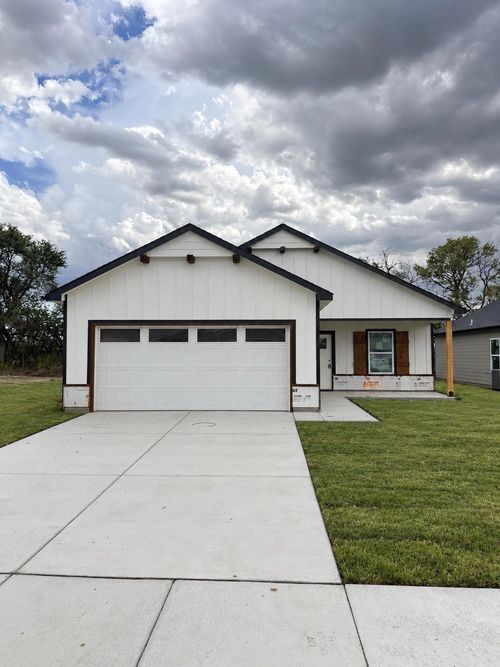 3631 E Bearsden St, Derby, KS, 67037-7828 | Card Image