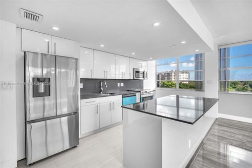 apt-512-1000 Saint Charles Pl, Pembroke Pines, FL, 33026-3358 | Card Image