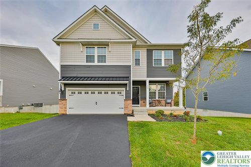 319 Knollwood Dr, Forks Twp, PA, 18040-8723 | Card Image