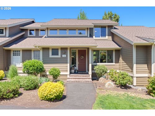 1302 Highland View Loop, Redmond, OR, 97756-7412 | Card Image