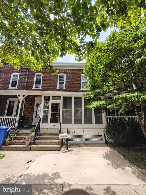 135 2nd Ave, ROEBLING, NJ, 08554-1002 | Card Image