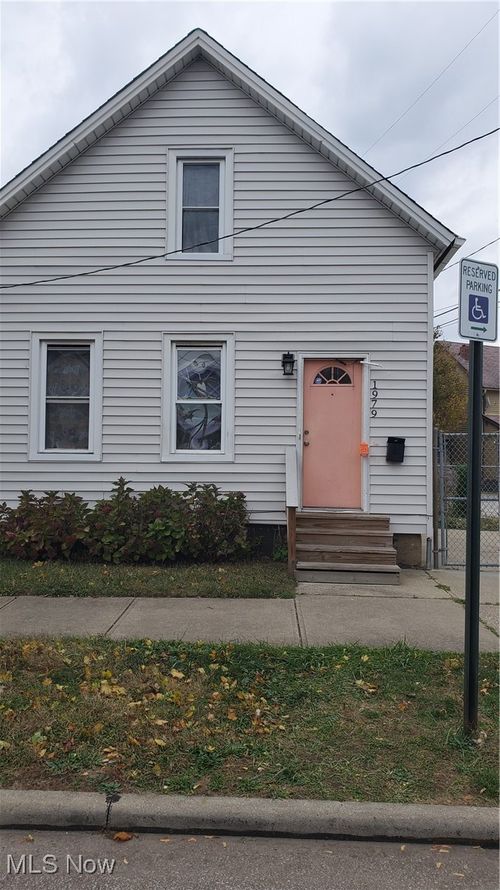 1979 W 54th St, Cleveland, OH, 44102-3258 | Card Image